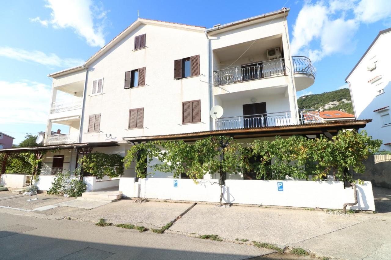 Apartments Vladan With Terrace Башка Екстер'єр фото